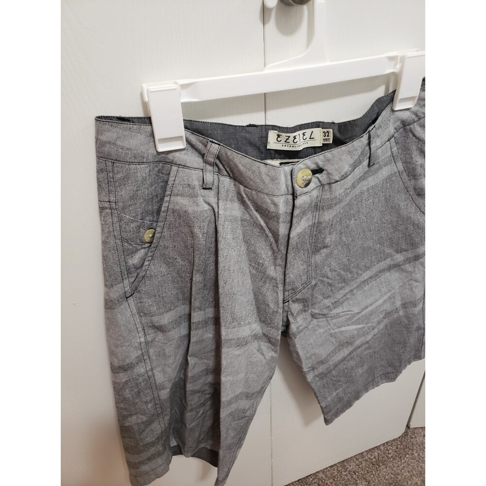Ezekiel Shorts Mens 32 Charcoal Color Flat Front Chino Lightweight